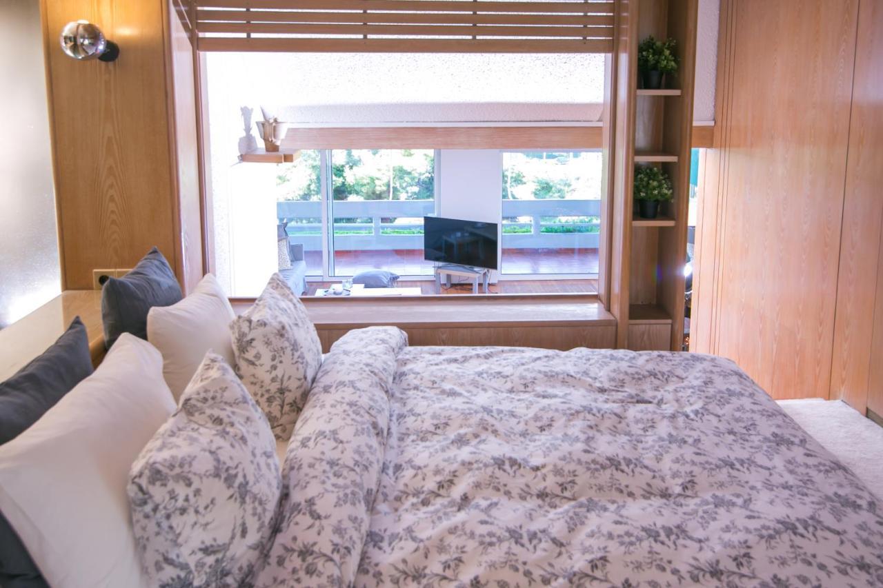 One-Of-A-Kind Athens Riviera Apartment Bagian luar foto